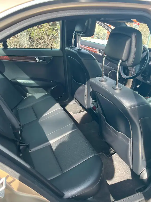 2009 Mercedes C350 - Low mileage - Photo 5