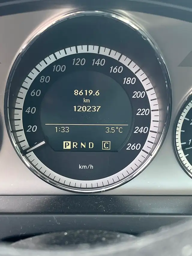 2009 Mercedes C350 - Low mileage - Photo 9
