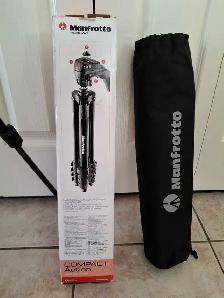 Manfrotto Tripod - Photo 2