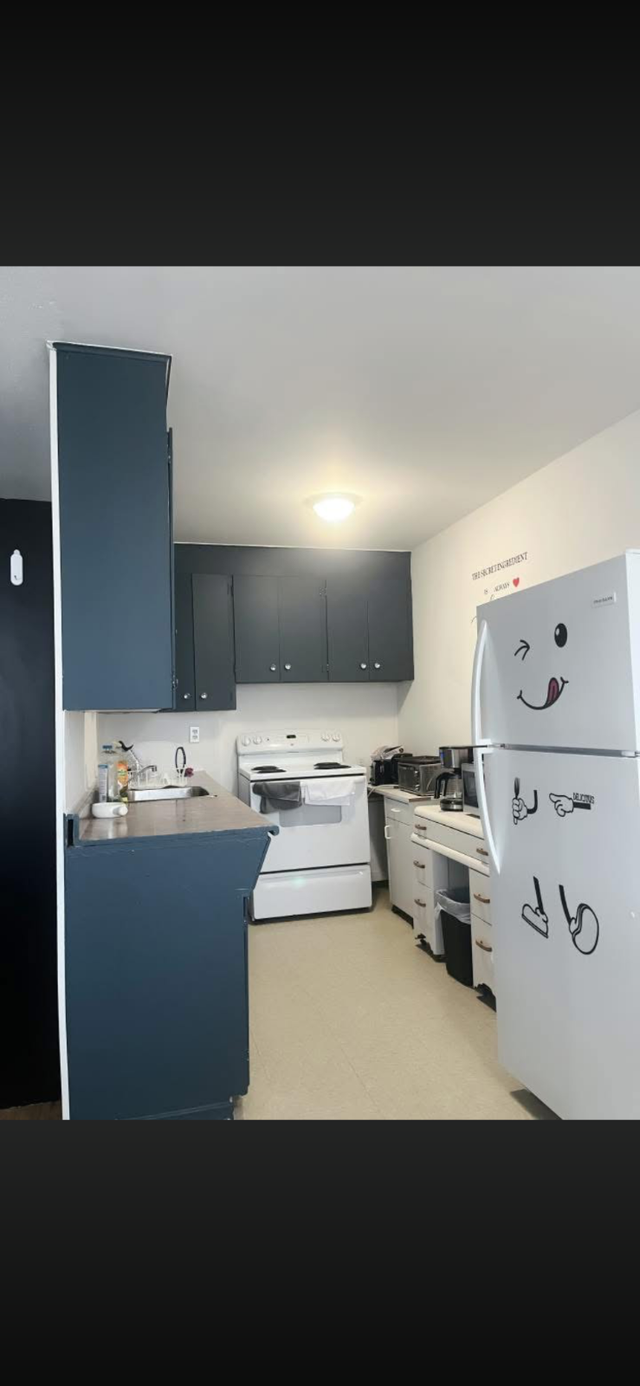 Discount Price Summer Sublet Private Room $650 All Inclusive - Photo 7