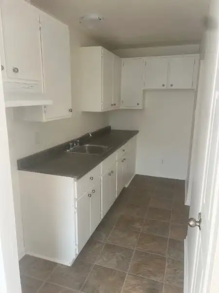 Superbe grand 5 1/2, Lévis sur 2 étage cuisine rénové AVRIL - Photo 2