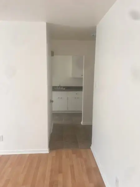 Superbe grand 5 1/2, Lévis sur 2 étage cuisine rénové AVRIL - Photo 3