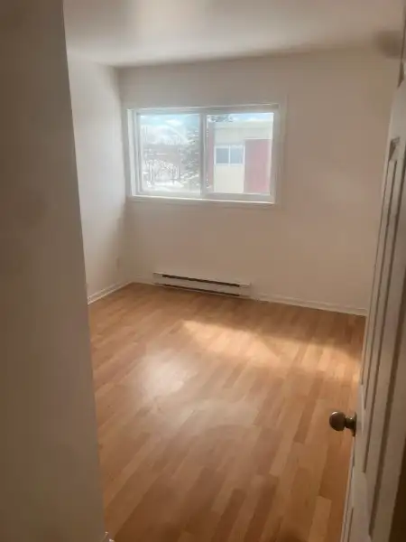 Superbe grand 5 1/2, Lévis sur 2 étage cuisine rénové AVRIL - Photo 8