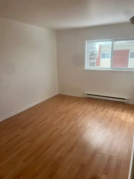 Superbe grand 5 1/2, Lévis sur 2 étage cuisine rénové AVRIL - Photo 9