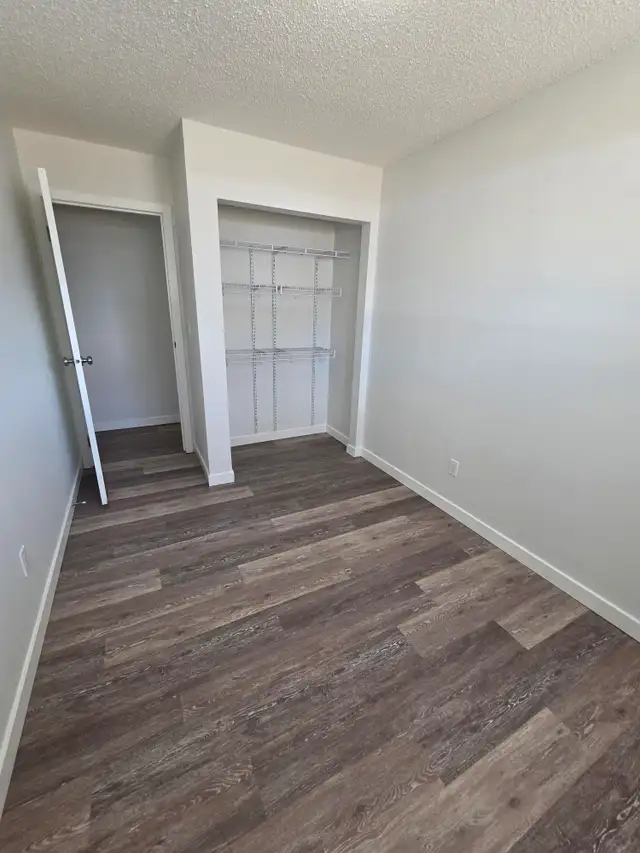 2 Bedroom Apartment In Highland Green RENOVATED UNIT!! - Photo 15
