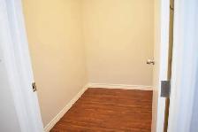 SPACIOUS – RENOVATED – PET FRIENDLY - Photo 6