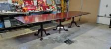 EXQUISE&RARE12PIEDSX42''AVEC3PIEDESTAUX TABLE ACAJOU CHIPPENDALE