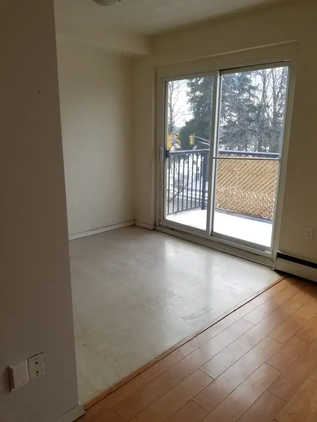 Woodstock - 1 bedroom - Great location! Avail. now - Photo 8