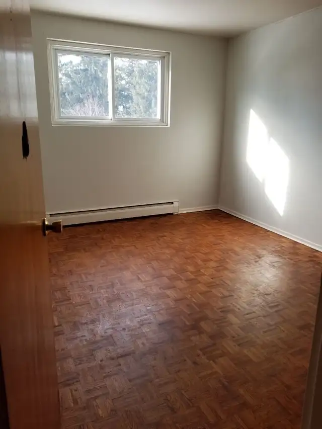 Woodstock - 1 bedroom - Great location! Avail. now - Photo 9