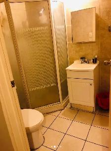 Room for rent in Crescent Heights NW - Photo 4