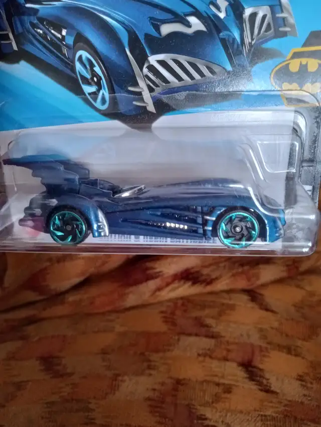 Batman and Robin Hot Wheels Car - Photo 2