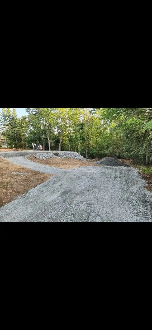 Gravel and topsoil for sale - Photo 4