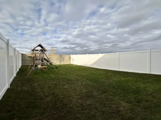 Premium Vinyl Fence - Photo 2