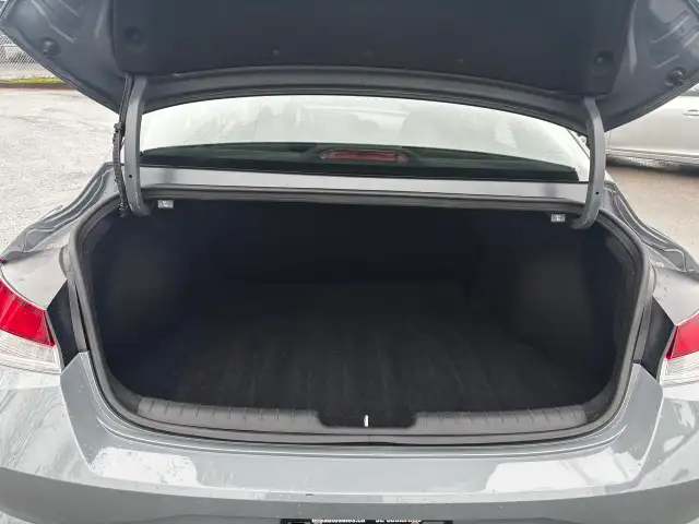 2022 Hyundai Elantra Preferred, Push Button Start, Lane Departur - Photo 8