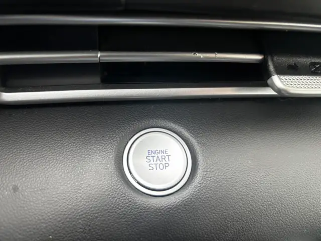 2022 Hyundai Elantra Preferred, Push Button Start, Lane Departur - Photo 17