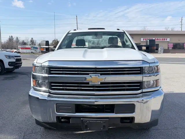 2017 Chevrolet Silverado 3500HD - Photo 2