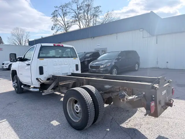 2017 Chevrolet Silverado 3500HD - Photo 4