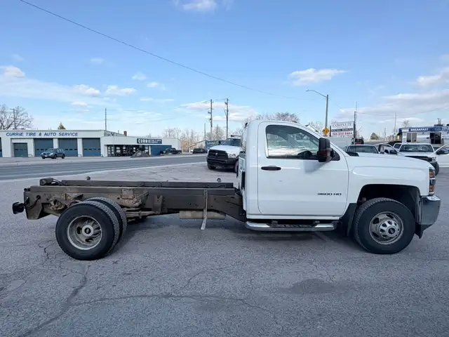 2017 Chevrolet Silverado 3500HD - Photo 7