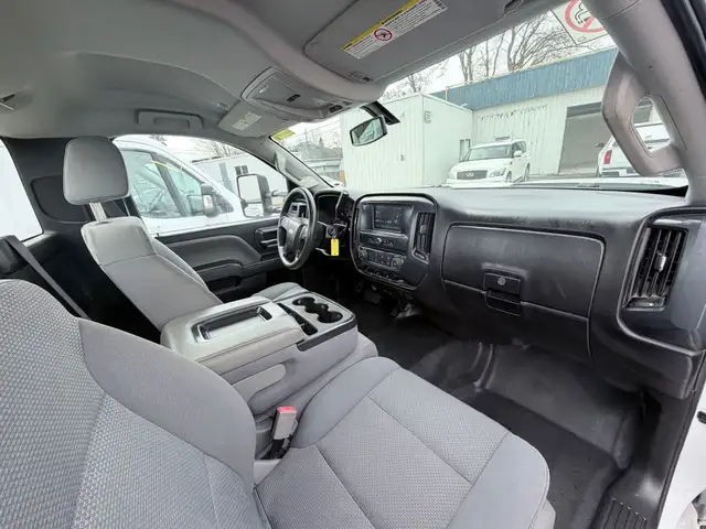 2017 Chevrolet Silverado 3500HD - Photo 17