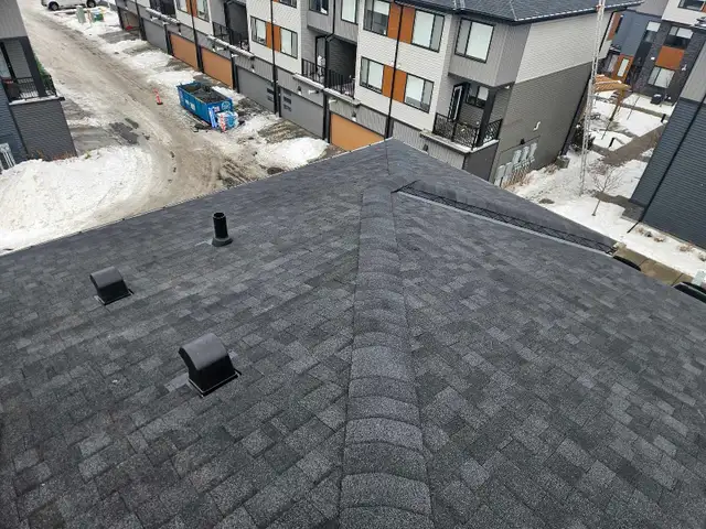 Roofer/sider available - Photo 4