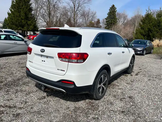 2017 Kia Sorento EX Turbo - Photo 2