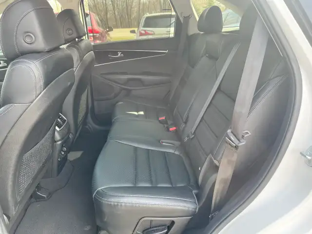 2017 Kia Sorento EX Turbo - Photo 9