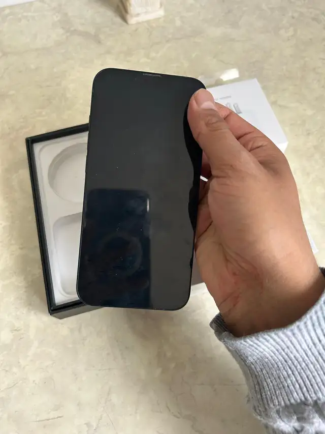 iPhone 13 128gb  80% battery Airpods/Fast Charger/Delivery - Photo 7