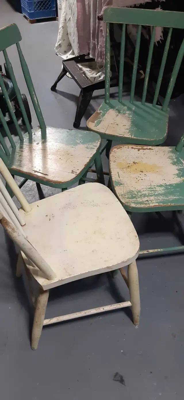 4 vintage bass river chairs