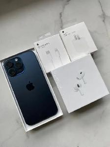 iPhone 15 pro max 256 gb minor scuffs Airpods Pkg/Delivery