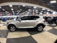 2019 Volvo XC40 MOMENTUM T5 AWD LEATHER PAN/ROOF B/SPOT CARPLAY - Photo 4