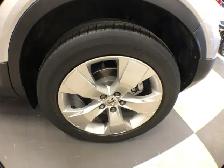 2019 Volvo XC40 MOMENTUM T5 AWD LEATHER PAN/ROOF B/SPOT CARPLAY - Photo 10