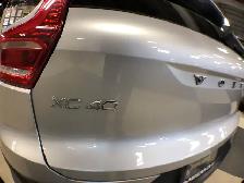 2019 Volvo XC40 MOMENTUM T5 AWD LEATHER PAN/ROOF B/SPOT CARPLAY - Photo 14