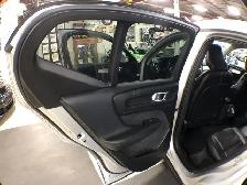 2019 Volvo XC40 MOMENTUM T5 AWD LEATHER PAN/ROOF B/SPOT CARPLAY - Photo 26