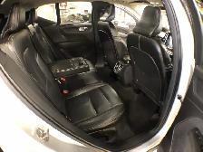 2019 Volvo XC40 MOMENTUM T5 AWD LEATHER PAN/ROOF B/SPOT CARPLAY - Photo 28