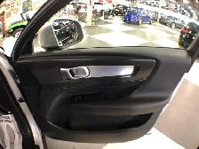 2019 Volvo XC40 MOMENTUM T5 AWD LEATHER PAN/ROOF B/SPOT CARPLAY - Photo 32