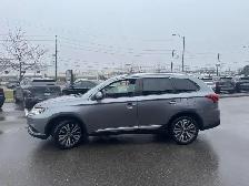 2019 Mitsubishi Outlander ES AWD 7 PASS LEATHER SUNROOF B/SPOT L - Photo 4