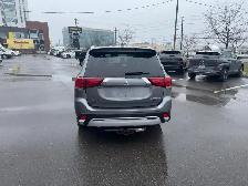 2019 Mitsubishi Outlander ES AWD 7 PASS LEATHER SUNROOF B/SPOT L - Photo 6