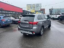 2019 Mitsubishi Outlander ES AWD 7 PASS LEATHER SUNROOF B/SPOT L - Photo 7