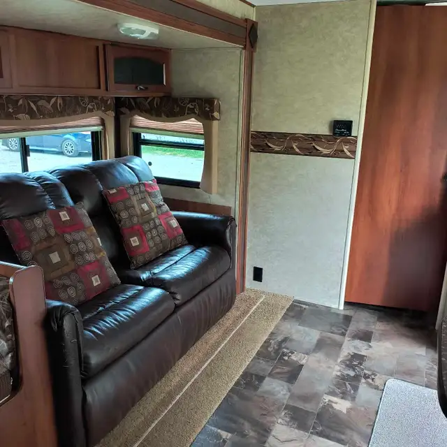 Travel Trailer - Photo 9