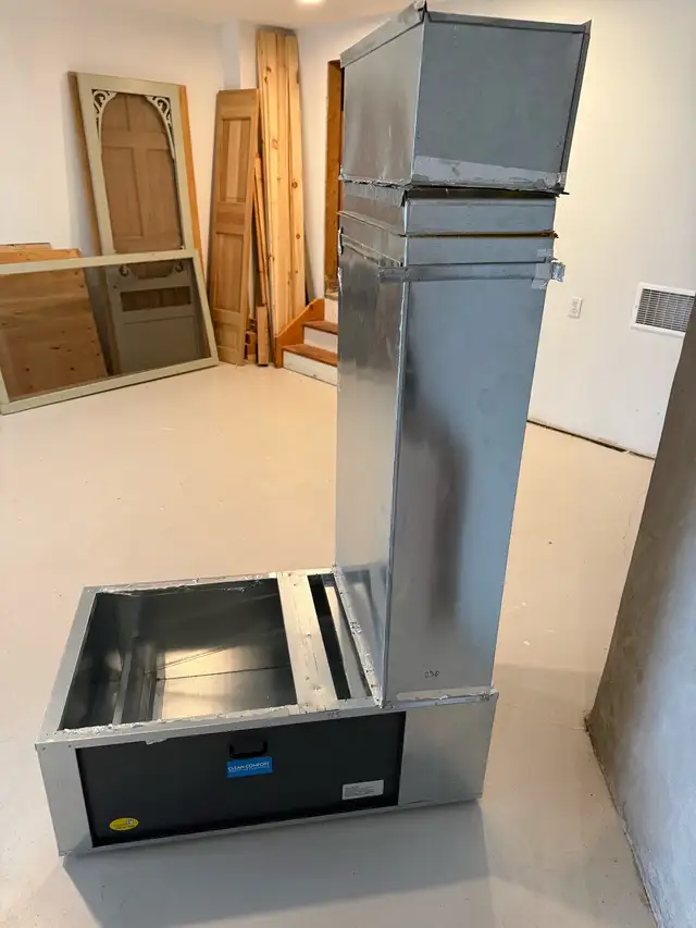 furnace base and cold air plenum