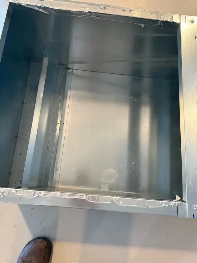 furnace base and cold air plenum - Photo 4