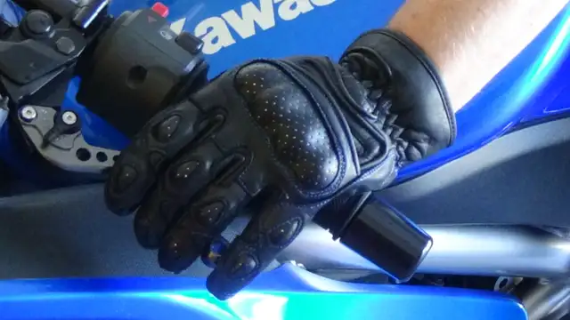 Men's Leather Sport Bike Short Racing Gloves ON SALE! - Photo 2