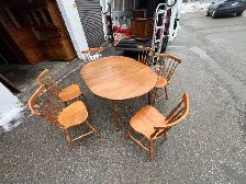 Free delivery Wooden Dining Table with 6 Chairs - Photo 3