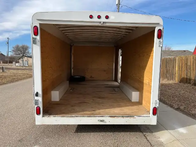 2006 Royal cargo 8x16 enclosed trailer - Photo 2