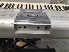 Yamaha PSR-295 61 Key Keyboard - Photo 5
