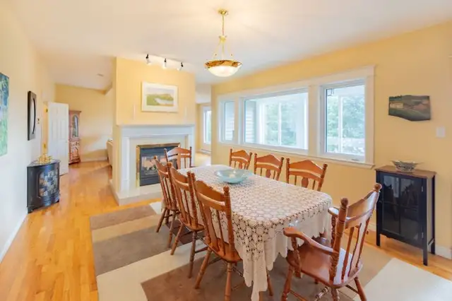 roommate executuve home - Photo 4