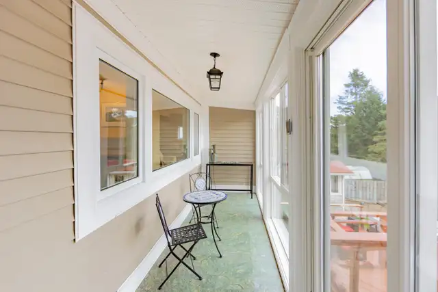 roommate executuve home - Photo 8