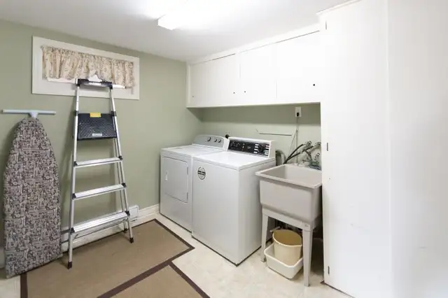 roommate executuve home - Photo 9