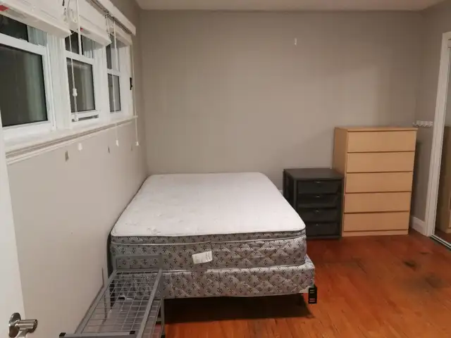 UWO Off-Campus 7 Bedrooms House for Rent - Photo 6