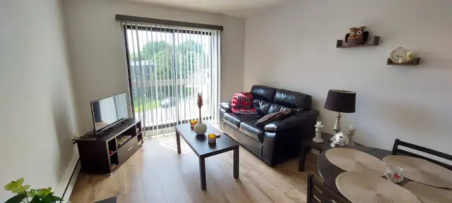 ST-JÉRÔME PETIT 3 1/2 1090$ MEUBLÉ/CHAUFFÉ/WIFI 1er juillet - Photo 7